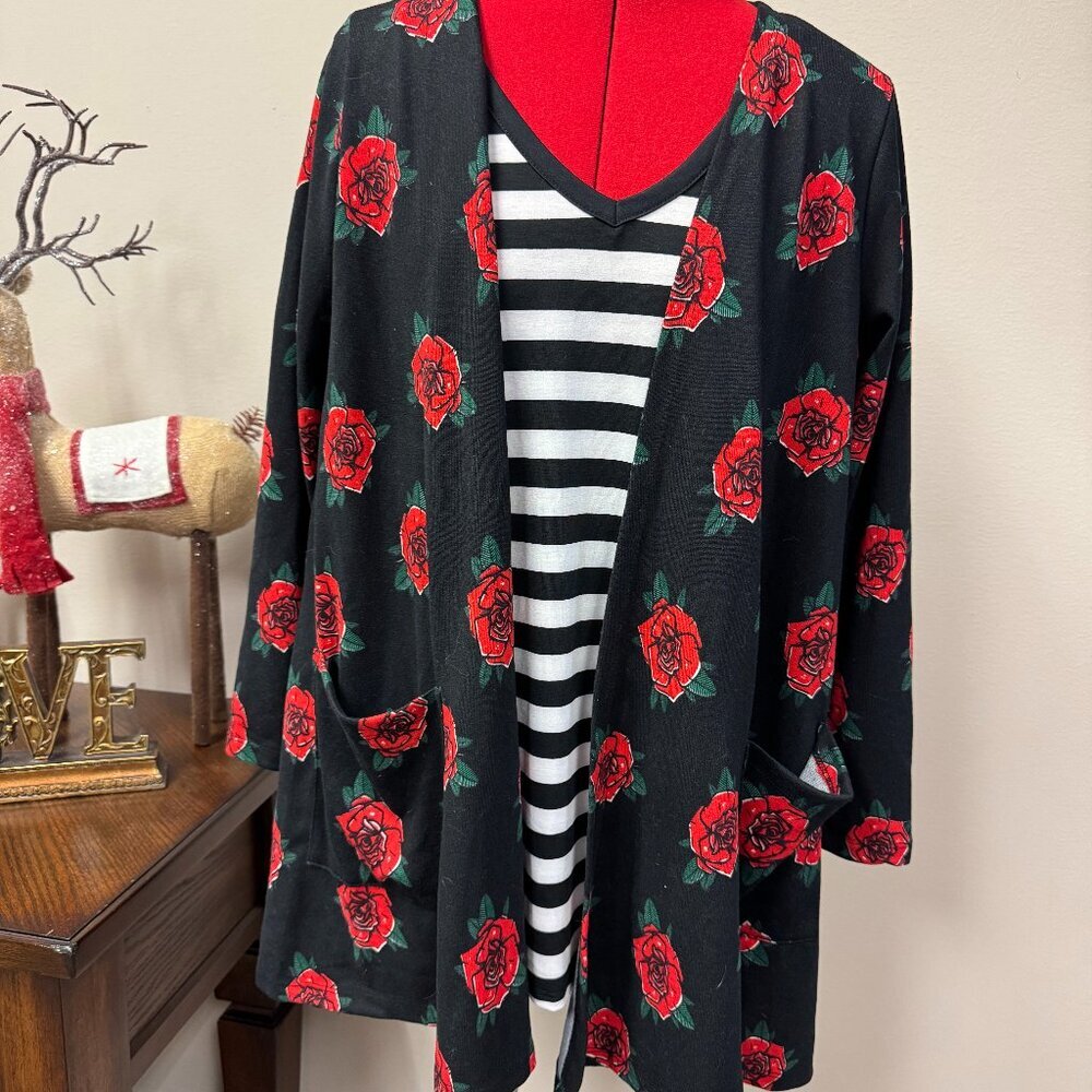 LuLaRoe Caroline Cardigan Black and Red Rose NEW size M